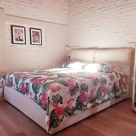 Apartment Inside House Parma